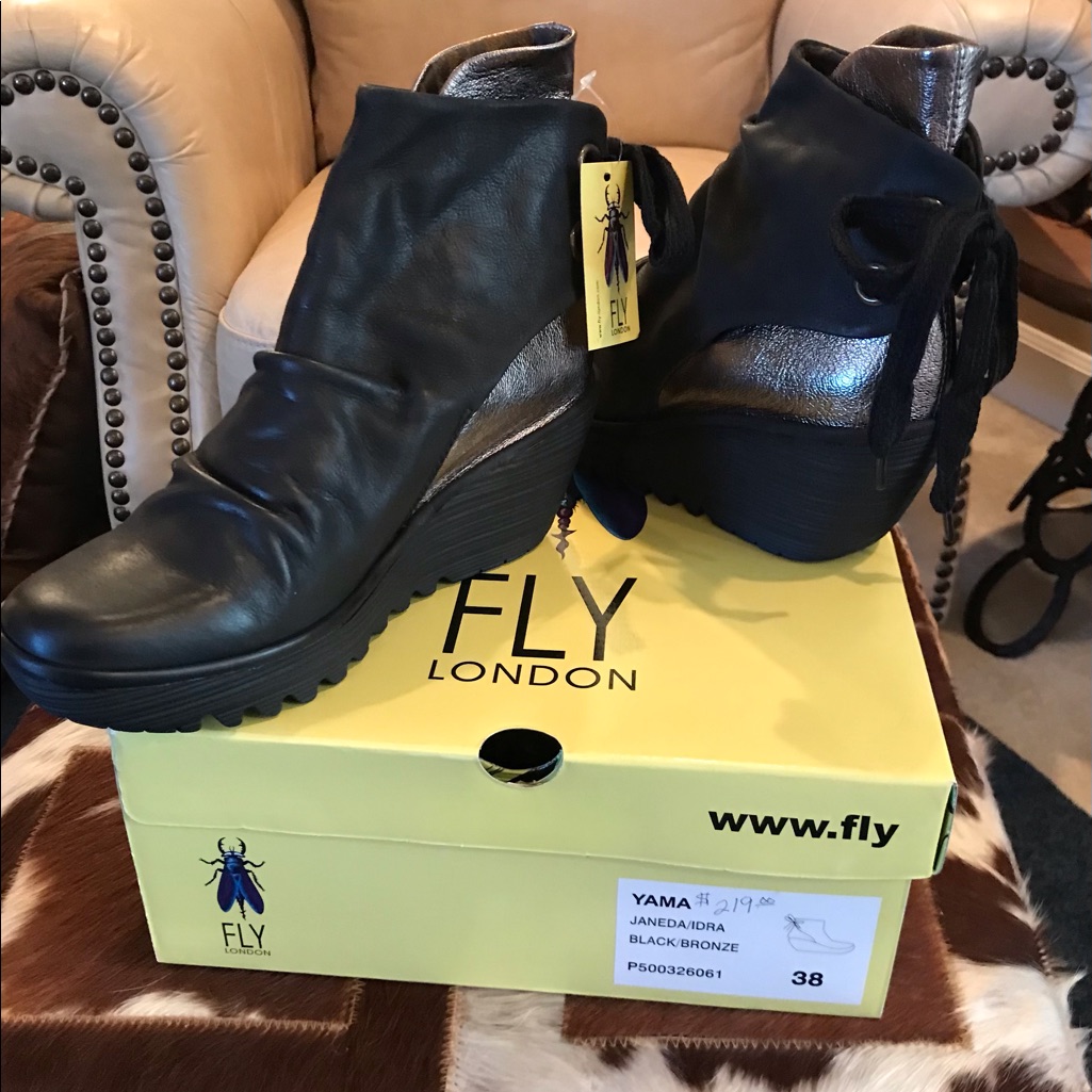 Nwt Fly London Booties